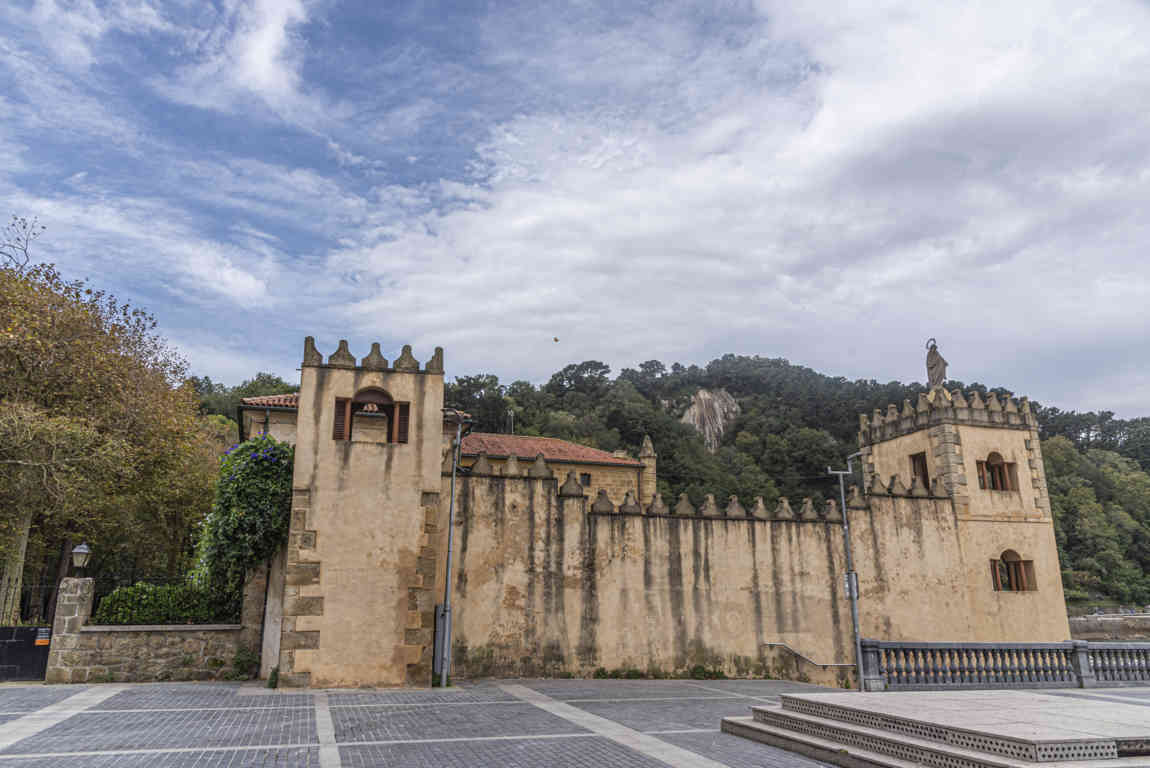 Guipúzcoa - Zarautz 05 - palacio Narros.jpg